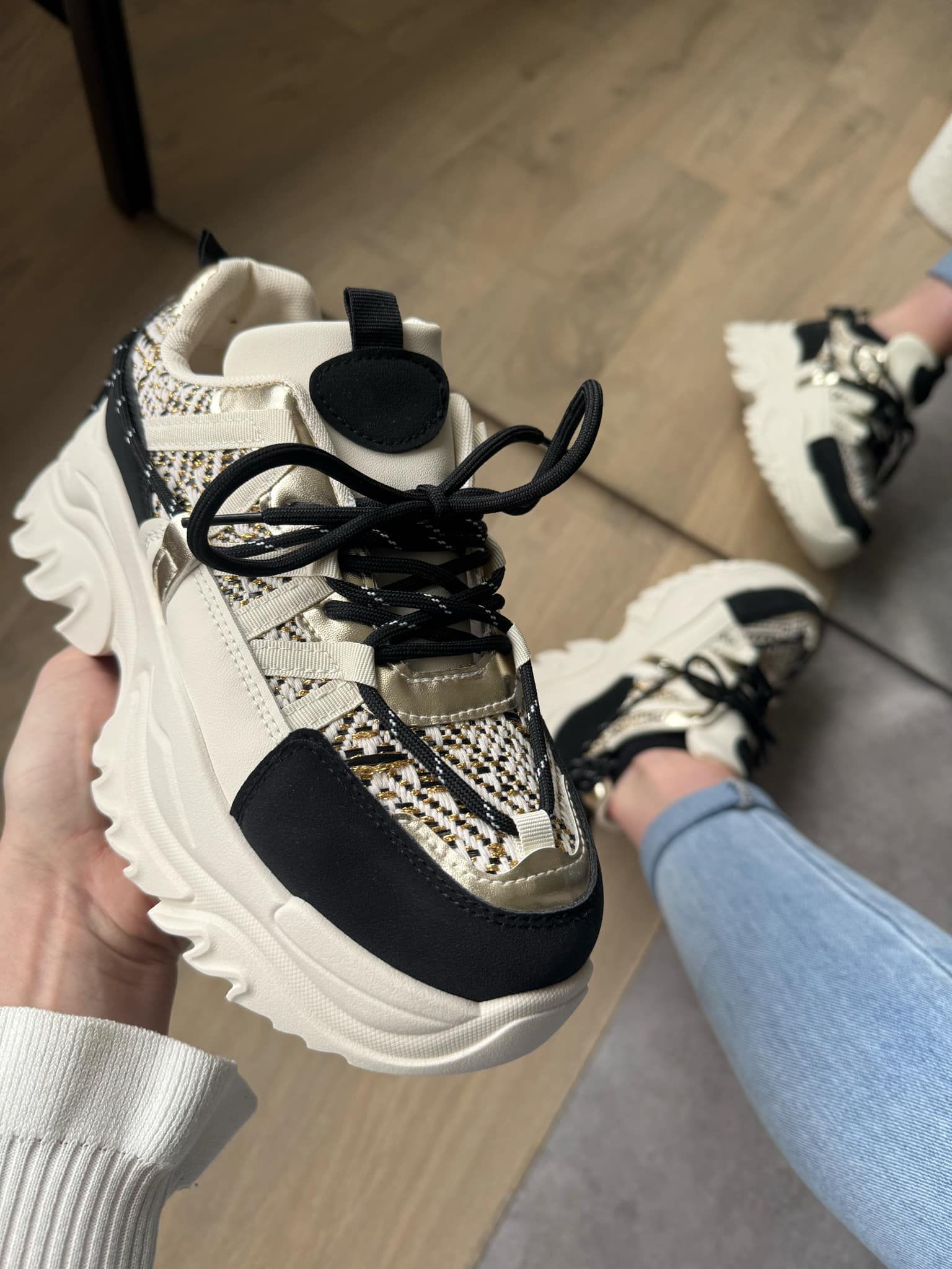 Zwarte dames sneaker Lotte – trendy chunky sneaker