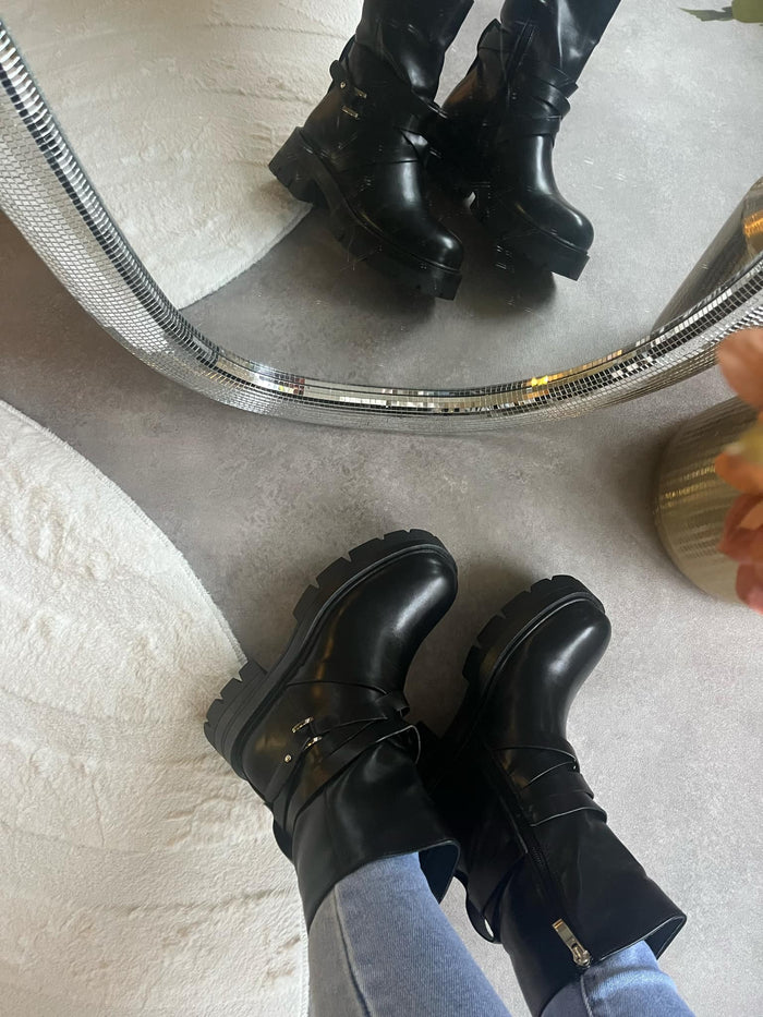 Boots Miriam