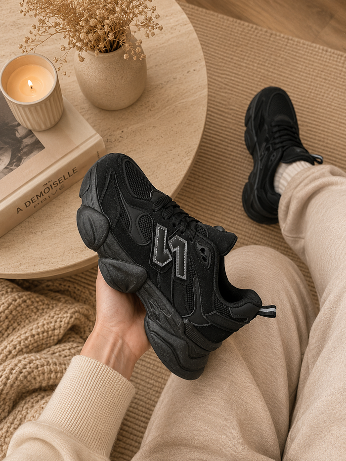 Zapatilla Dana negra
